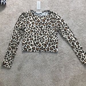 Cheetah print long sleeve crop top
